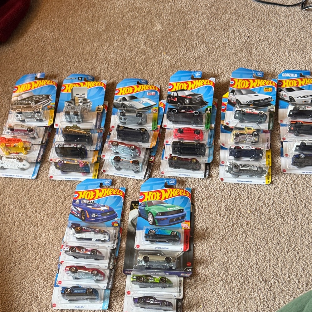 Brand new in package Hot Wheels cars 32 lot